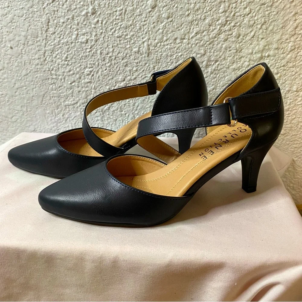 Journey Collection Navy Women's heels - Picture 3 of 6
